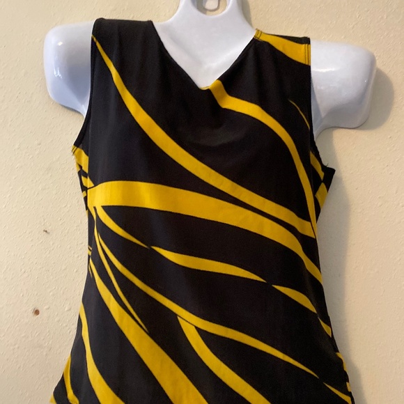 🟡2/25 Bees knees striped tank - Picture 1 of 2